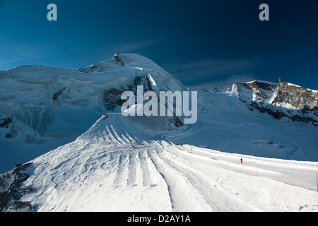 Pic de montagne, vue Allalinhorn de Mittelallalin, Saas-Fee, Valais, Suisse Banque D'Images