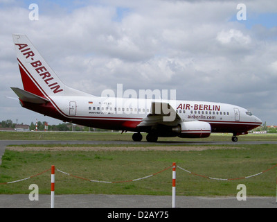 L'Air Berlin 737-700 est un avion de moyenne portée utilisé pour les vols commerciaux, connu pour son efficacité et son confort. Il faisait partie de la flotte d'Air Berlin avant sa fermeture en 2017. Banque D'Images