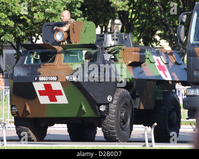 VAB 4x4 Anglais défilé militaire Champs Elysees Banque D'Images