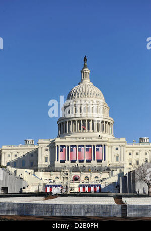 19 janvier 2013 - Washington, DC, États-Unis - le Capitole est décoré que Washington se prépare pour le 21 janvier 2013, deuxième discours inaugural du Président Barack OBAMA. (Crédit Image : Crédit : Jay Egelsbach/ZUMAPRESS.com/Alamy Live News) Banque D'Images