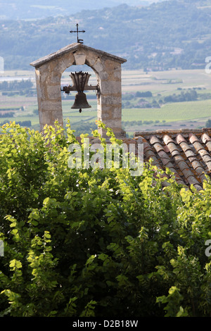 L'église du village de Joucas en Provence, France Banque D'Images