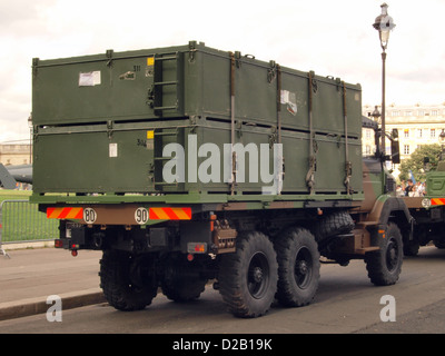 Camion Renault GBC 180 Champs Elysées défilé militaire Banque D'Images