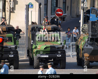 ACMAT VLRA défilé militaire Champs Elysees Banque D'Images