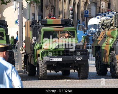 ACMAT VLRA défilé militaire Champs Elysees Banque D'Images