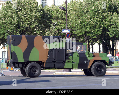 ACMAT VLRA défilé militaire Champs Elysees Banque D'Images