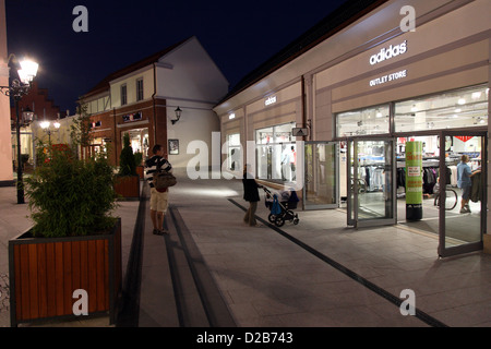 Wustermark, Allemagne, adidas outlet store dans B5 Designer Outlet Centre Banque D'Images