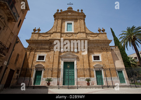 La basilique Santa Maria Assunta à Alcamo, la Sicile. Banque D'Images