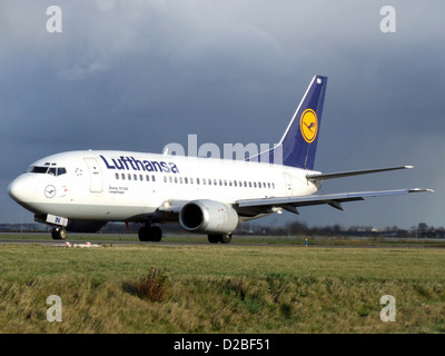 Lufthansa Boeing 737-500 pouvant accueillir Langenhagen Banque D'Images