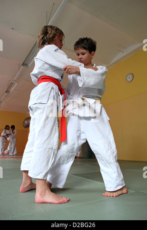 Berlin, Allemagne, enfants dans un cours de judo Banque D'Images