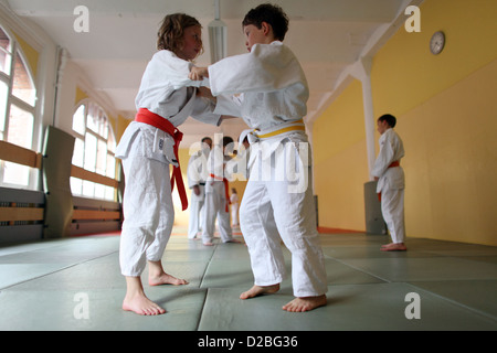 Berlin, Allemagne, enfants dans un cours de judo Banque D'Images