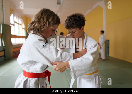 Berlin, Allemagne, enfants dans un cours de judo Banque D'Images