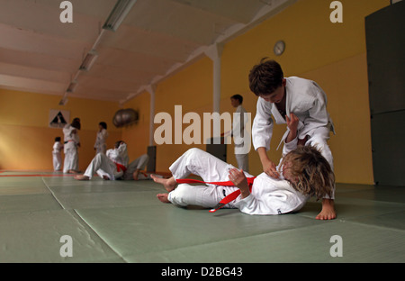 Berlin, Allemagne, enfants dans un cours de judo Banque D'Images