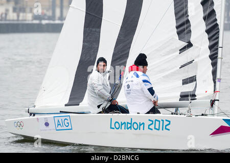 Star Class bateaux sont couru par 20 marins olympique et championne du monde - notamment une triple médaillée olympique Iain Percy, double médaillée olympique Andrew Simpson, médaillés olympiques, Pippa Wilson, Ian Walker, Luke Patience et Xavier Rohart . Ils utilisent des bateaux à voiles conçu par un éventail d'artistes - Eine, Julian Opie, Goldie et David Begbie. C'est la première fois que la voile et l'art n'a été réuni dans une série de match racing. Le London Boat Show, Excel Centre, Docklands, London, UK 19 janvier 2013. Banque D'Images