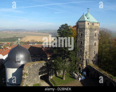 (Afp) une archive photo datée du 27 octobre 2010 présente une vue de l'Stolpen Château de Stolpen avec le soi-disant Johannis tower, photographié à Stolpen, Allemagne. Photo : Franz-Peter Tschauner Banque D'Images