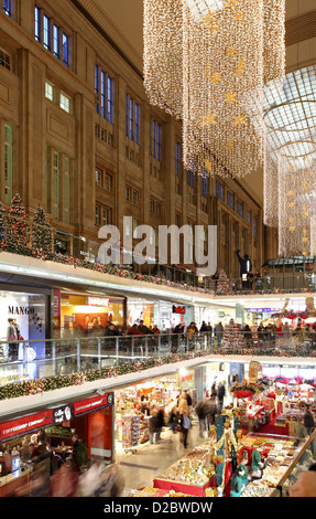 Leipzig, Allemagne, les décorations de Noël dans la gare principale Banque D'Images