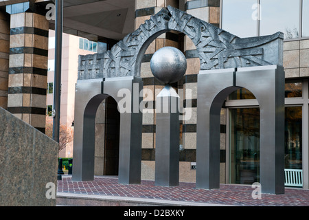 Détail avec gate,Régions Harbert Plaza,Centre Ville, Birmingham, Alabama, USA, Amérique du Nord Banque D'Images