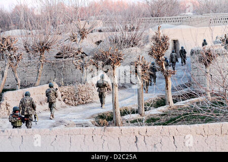 Les soldats de l'Armée nationale afghane au cours d'une opération de patrouille de sécurité Janvier 19, 2-13 dans la province de Farah, l'Afghanistan. Banque D'Images