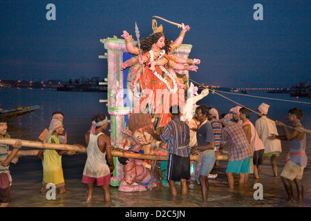 Idole de la Déesse Durga, Durga Pooja Dassera Vijayadasami Festival, Calcutta Kolkata, West Bengal, India Banque D'Images