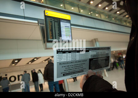 20 janvier 2013. Londres Heathrow au Royaume-Uni. L'aéroport de Heathrow a été frappé par un troisième jour d'annulations à cause de la neige et d'une faible visibilité et de l'aéroport a annoncé qu'il a programme réduit de 20 pour cent Banque D'Images