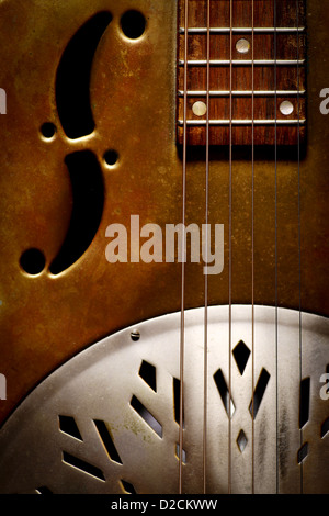 Tourné en couleur d'un dobro guitare vintage Banque D'Images