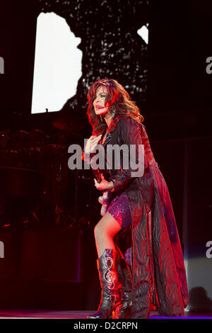 Marie Osmond en concert à l'O2 Arena au début de la tournée britannique avec son frère, Donny, n'est pas représenté ici. Banque D'Images