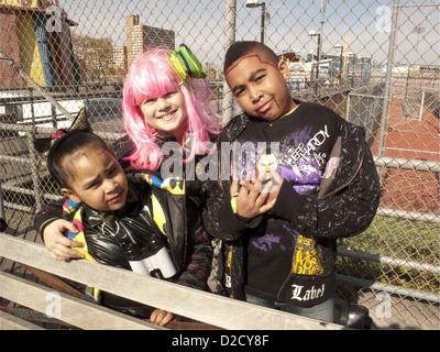 1St annual Halloween Coney Island Children's Parade sur la promenade à Coney Island à Brooklyn, 2010. Banque D'Images