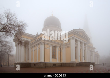 Cathédrale Orthodoxe d'Odessa ou Cathédrale Spaso-preobrajensky dans un brouillard, Odessa, Ukraine, Europe Banque D'Images