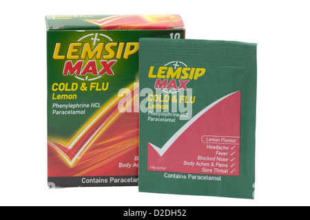 Un fort et un sachet de Lemsip Cold and Flu remedy against a white background Banque D'Images