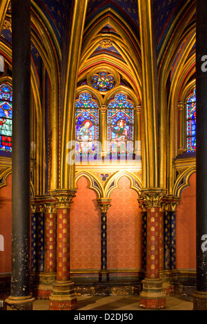 Intérieur de la chapelle inférieure, la Sainte-Chapelle, Paris Banque D'Images