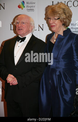 Le Président irlandais Michael D. Higgins et sa femme Sabina Coyne au Lincoln premiere film Cinema Savoy à Dublin, Irlande. Dimanche Banque D'Images