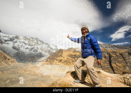 Le glacier de l'Annapurna Sud recule rapidement dans le sanctuaire de l'Annapurna Himalaya népalais,. Banque D'Images