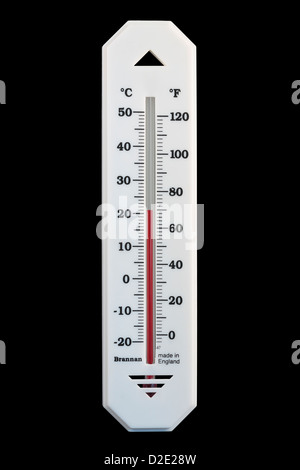 Celsius Celsius l'alcool dans la lecture du thermomètre 21ºC 70ºF isolé sur fond noir Banque D'Images