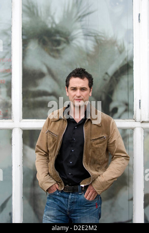 L'acteur gallois Matthew Rhys au Dylan Thomas Centre à Swansea. Banque D'Images