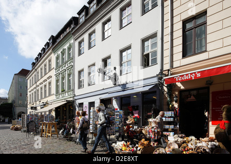 Berlin, Allemagne, les bâtiments résidentiel historique et des boutiques de souvenirs dans le quartier Nikolai Banque D'Images