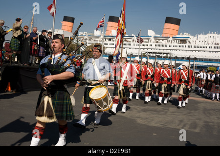 Cornemuse dans la Grande Parade des clans à l'Scotsfest clan gathering Festival écossais et du Queen Mary à Long Beach, CA Banque D'Images