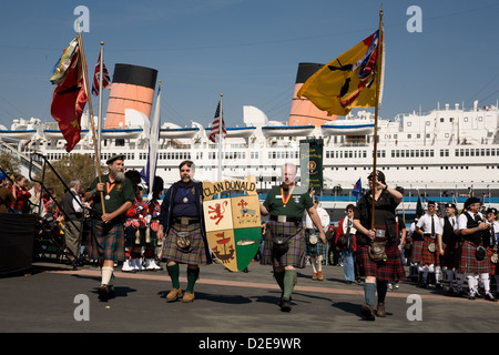 Grande Parade des clans à l'Scotsfest festival écossais du Queen Mary à Long Beach, CA Banque D'Images