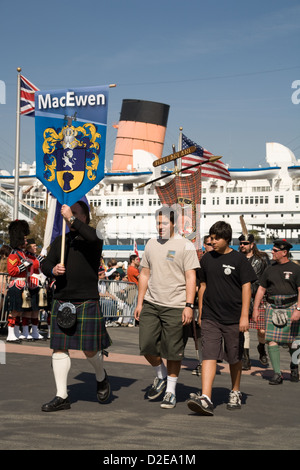 Grande Parade des clans à l'Scotsfest Queen Mary à Long Beach, CA Banque D'Images