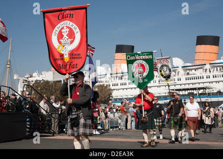 Grande Parade des clans à l'Scotsfest clan gathering Festival écossais et du Queen Mary à Long Beach, CA Banque D'Images