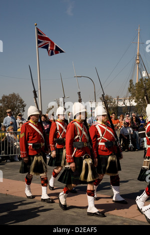 La grande parade des clans à l'Scotsfest clan gathering Festival écossais et du Queen Mary à Long Beach, CA Banque D'Images