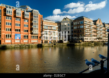 De nombreux anciens entrepôts ont été transformés en logements, redcliffe warf, Bristol, Angleterre Banque D'Images