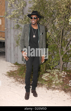 Le rappeur et producteur américain Theophilus London assiste au printemps/été 2013 Chanel collection présentée lors de la fashion week Haute Couture de Paris, à Paris, France, 22 janvier 2013. Défilés Haute Couture Paris exécuter jusqu'au 24 janvier 2013. Photo : Hendrik Ballhausen/dpa Banque D'Images