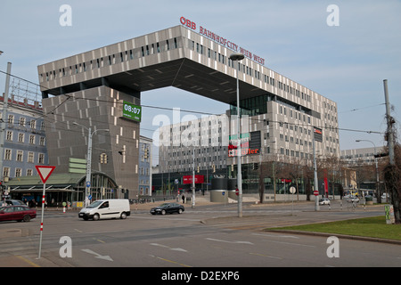 L'impressionnant, récemment rénové Wien Westbahnhof (gare de l'ouest de Vienne) à Vienne, Autriche. Banque D'Images