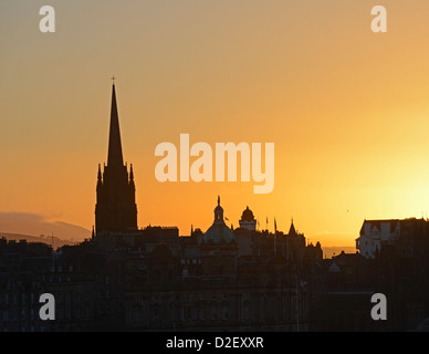 Les toits d'Édimbourg au coucher du soleil, vu de la colline Calton Banque D'Images