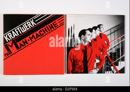L'édition en langue allemande (Homme-machine : Die Mensch-Maschine) est le septième album studio du groupe allemand Kraftwerk. Banque D'Images