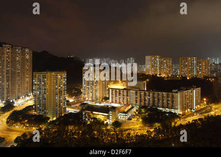 Hong Kong, Chine, Hong Kong Tsing Yi skyscrapers at night Banque D'Images
