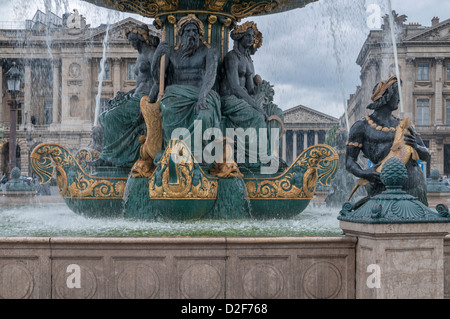 La fontaine des mers (fontaine des mers), par Jacques Ignace Hittorff, Place de la Concorde, Paris, France Banque D'Images