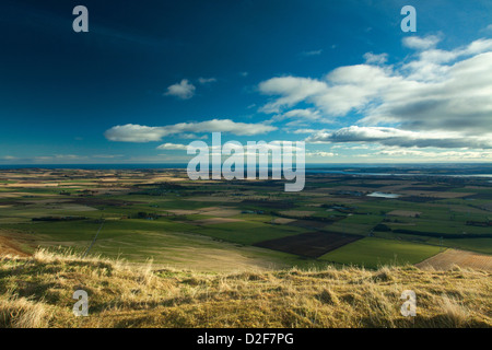 L'estuaire de la Tay, Les Sidlaws Craigowl près de Dundee, Tayside Banque D'Images