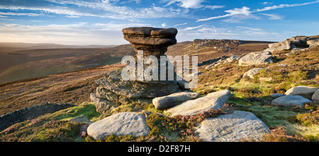 Le grenier à sel, le rock, la formation sur le bord de la Derwent, parc national de Peak District, Derbyshire, Angleterre, Royaume-Uni, Banque D'Images