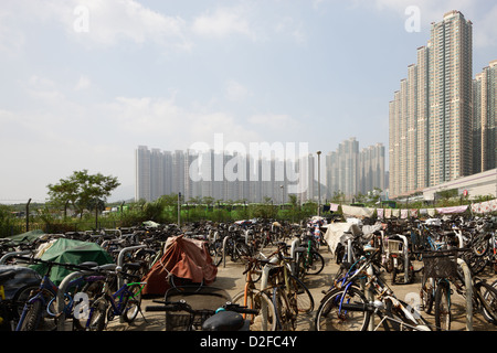 Hong Kong, Chine, Wohntuerme et des vélos stationnés à Hong Kong Kowloon Banque D'Images