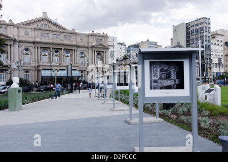 Teatro Colón (Columbus) théâtre et une exposition de ses photographies historiques. Buenos Aires, Argentine. Banque D'Images